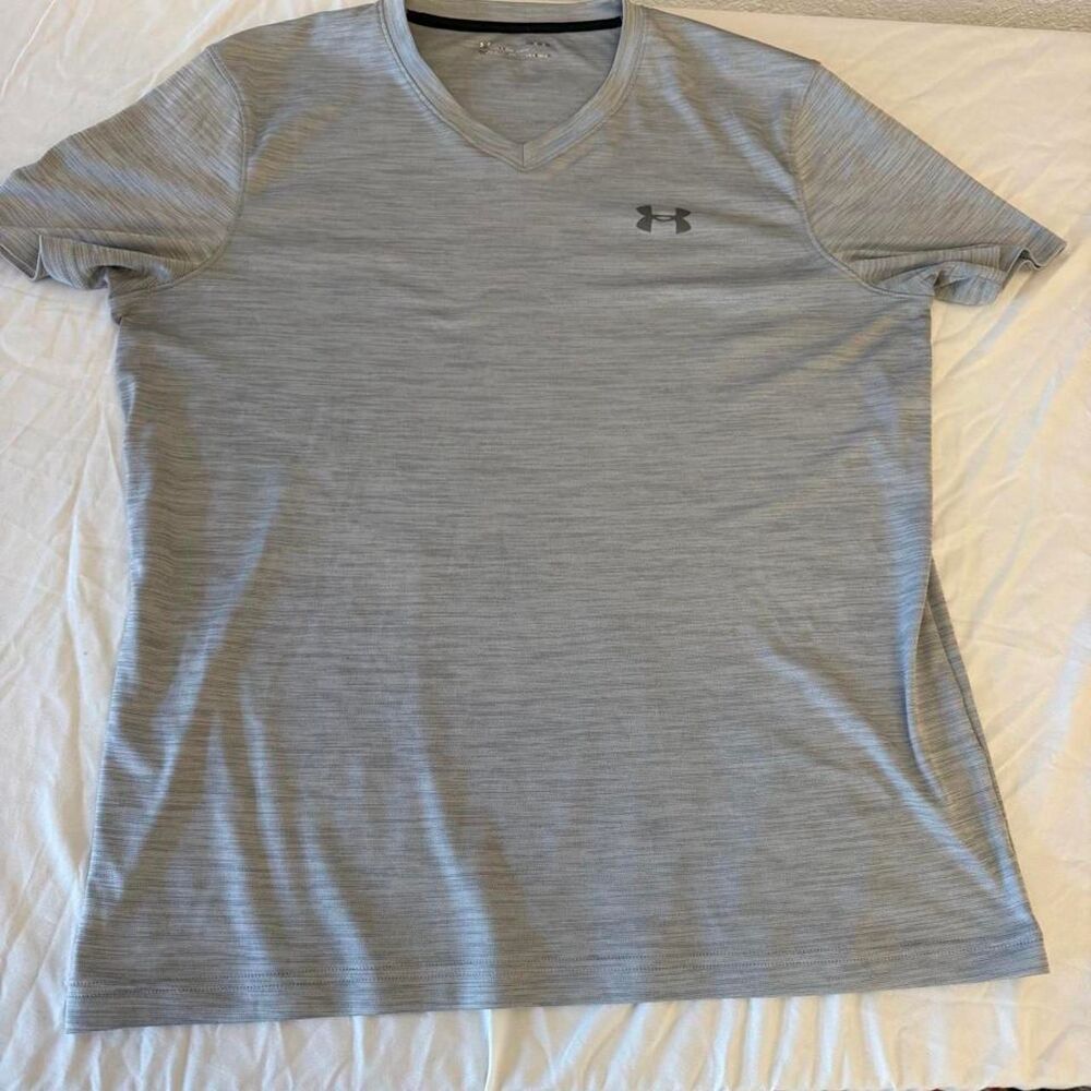 Under-armour Men's Grey T-shirt